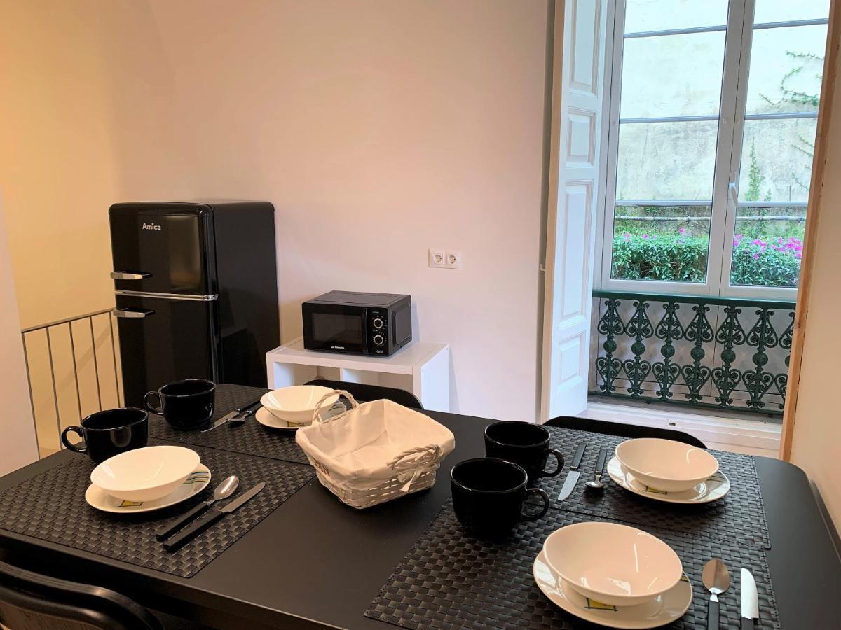 Apartamento Duplex Planta Baja Con Aparcamiento Gratuito En Palacio De Mijares Llanes Exterior photo