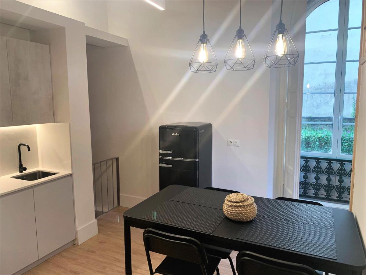 Apartamento Duplex Planta Baja Con Aparcamiento Gratuito En Palacio De Mijares Llanes Exterior photo